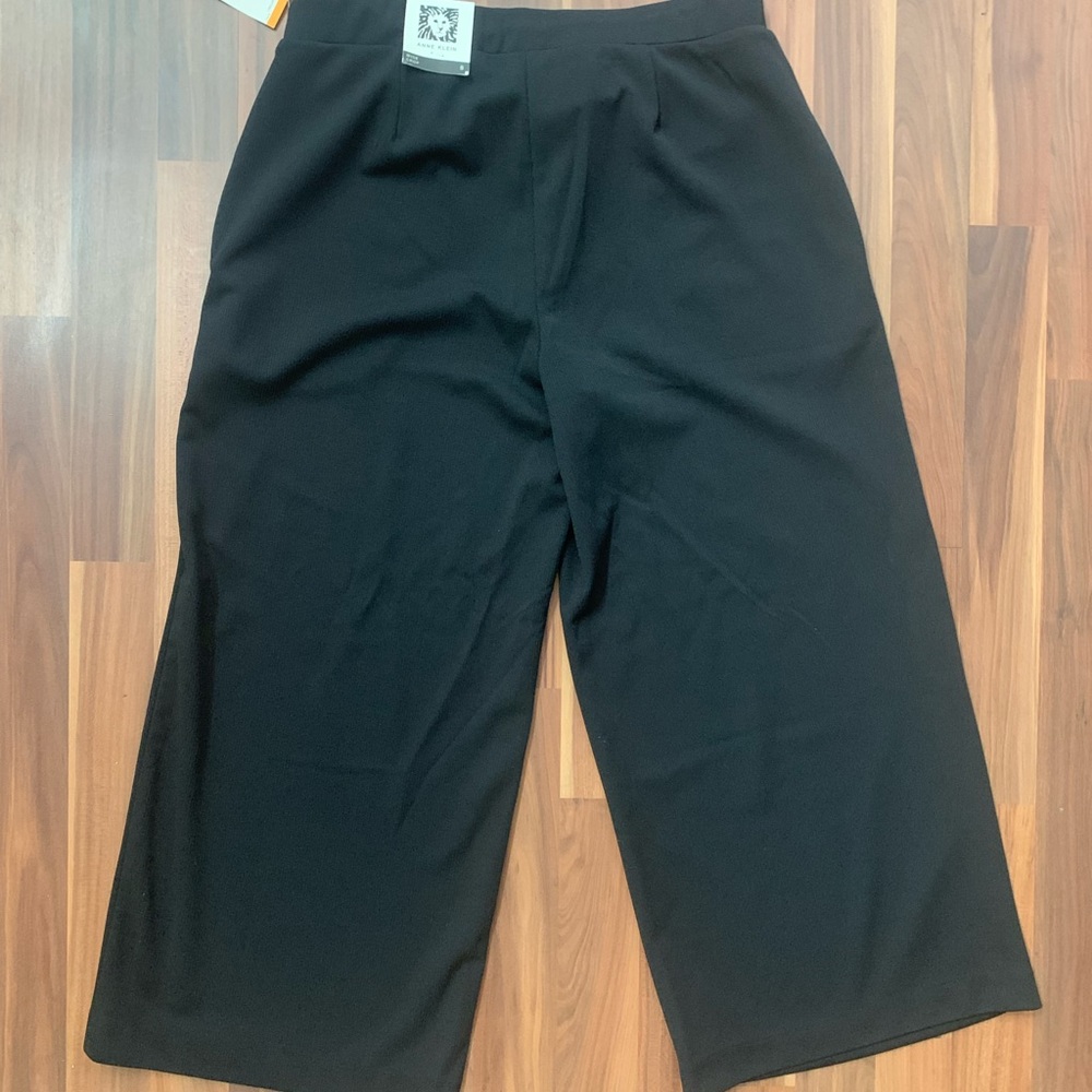 Brand New! Anne Klein Wipe leg crop pants. - Picture 4 of 7